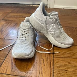 Women’s size 8 New Balance 1080 Fresh Foam Tennis shoes